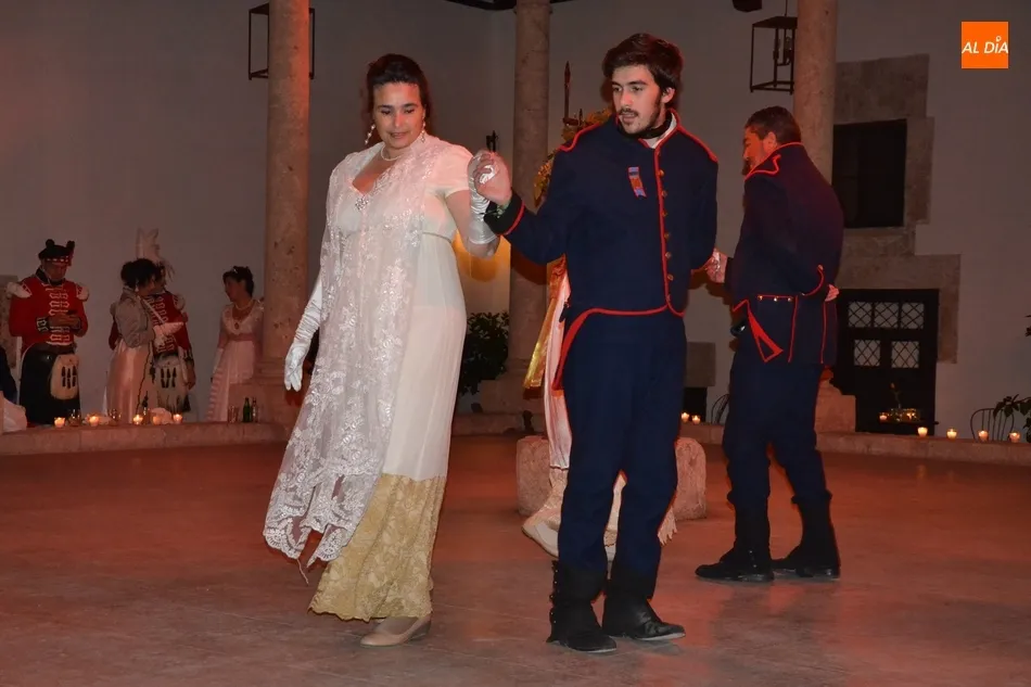 Foto 3 - Una animada noche de baile abre la recreaci&oacute;n de la &eacute;poca Napole&oacute;nica  