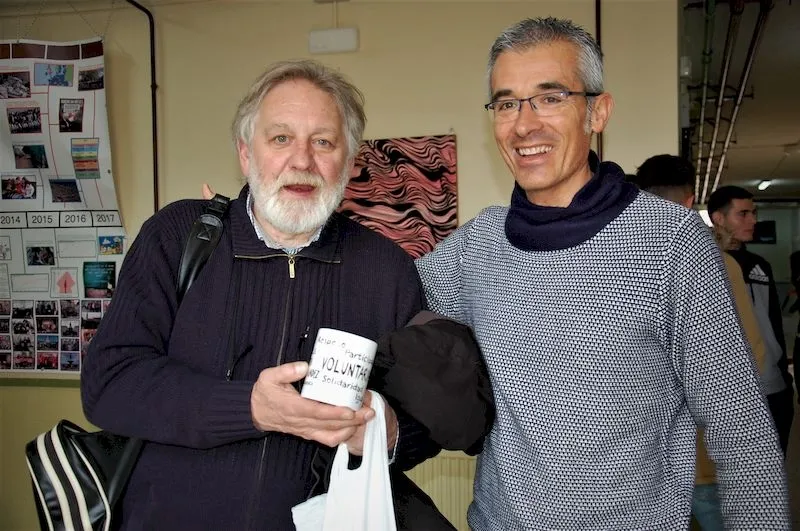 Foto 4 - Luis Felipe Comendador, poes&iacute;a y solidaridad en el IES Mateo Hern&aacute;ndez  