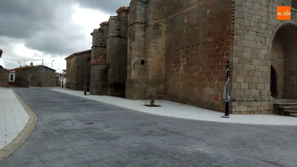 Foto 7 - Finalizadas las obras de pavimentaci&oacute;n de la Plaza de Pere&ntilde;a  