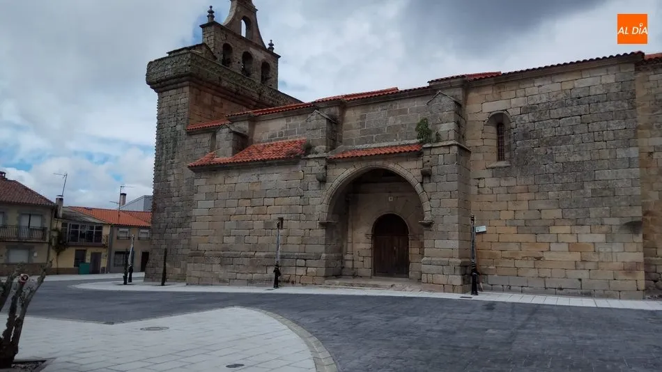 Foto 6 - Finalizadas las obras de pavimentaci&oacute;n de la Plaza de Pere&ntilde;a  