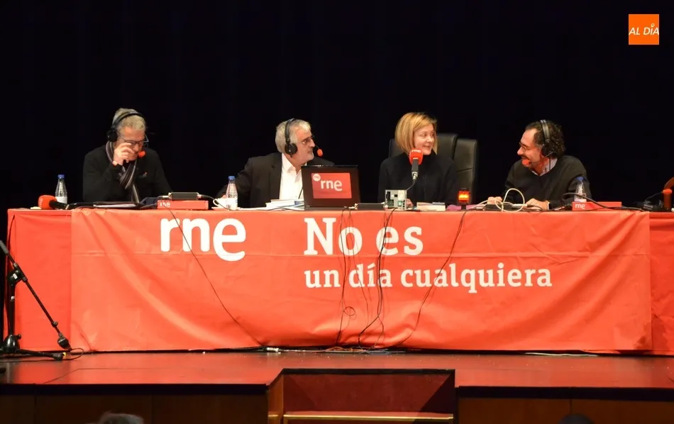 Foto 8 - El programa &lsquo;No es un d&iacute;a cualquiera&rsquo; muestra en el Teatro Nuevo la magia de la radio en...