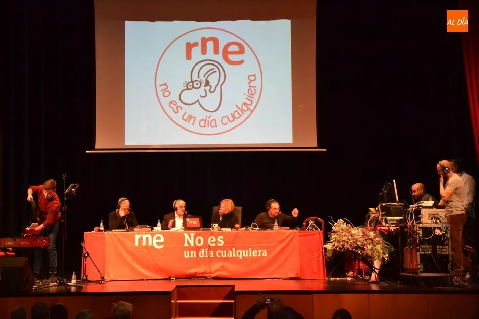 Foto 7 - El programa &lsquo;No es un d&iacute;a cualquiera&rsquo; muestra en el Teatro Nuevo la magia de la radio en...