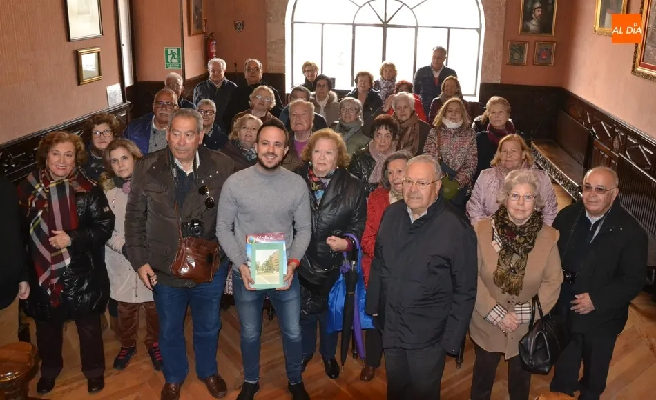 Foto 4 - Sendos grupos de turistas de Morella y Badajoz visitan Ciudad Rodrigo  