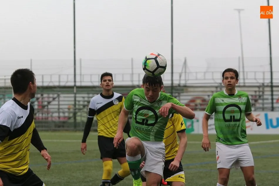 Foto 11 - El Guijuelo Juvenil golea al Capuchinos y sigue en la lucha por el ascenso (4-1)