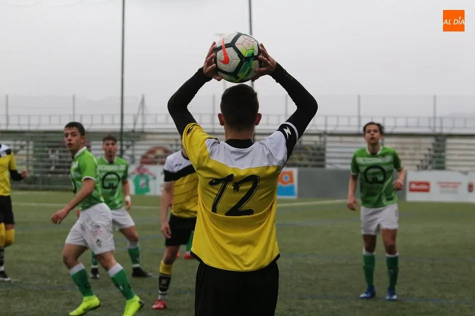 Foto 10 - El Guijuelo Juvenil golea al Capuchinos y sigue en la lucha por el ascenso (4-1)