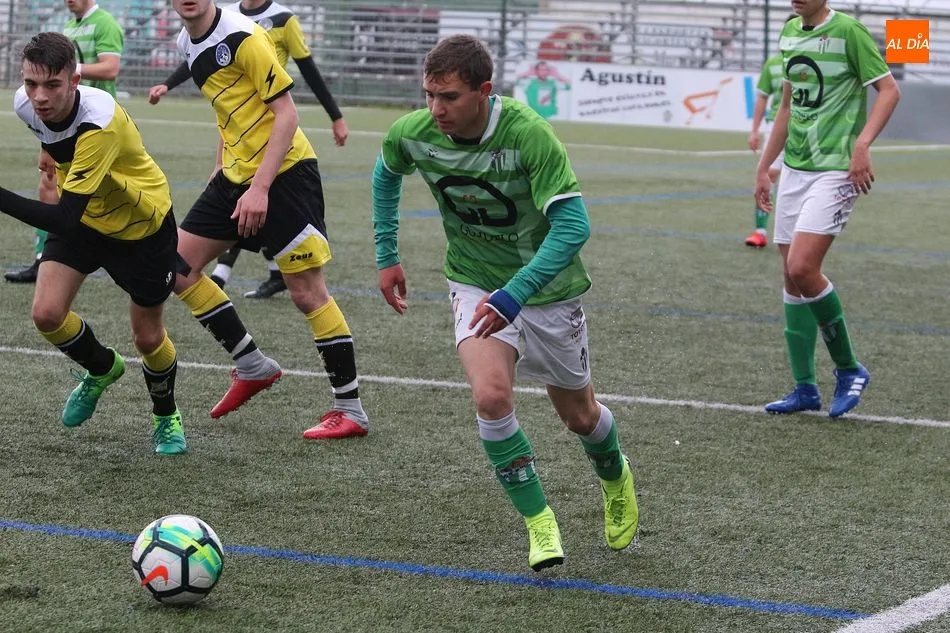 Foto 9 - El Guijuelo Juvenil golea al Capuchinos y sigue en la lucha por el ascenso (4-1)