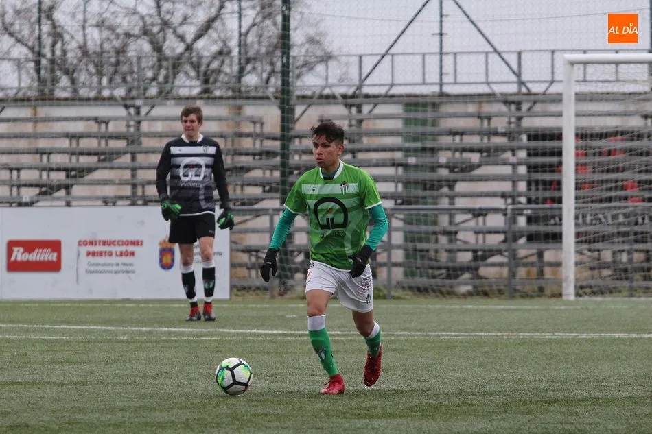Foto 3 - El Guijuelo Juvenil golea al Capuchinos y sigue en la lucha por el ascenso (4-1)