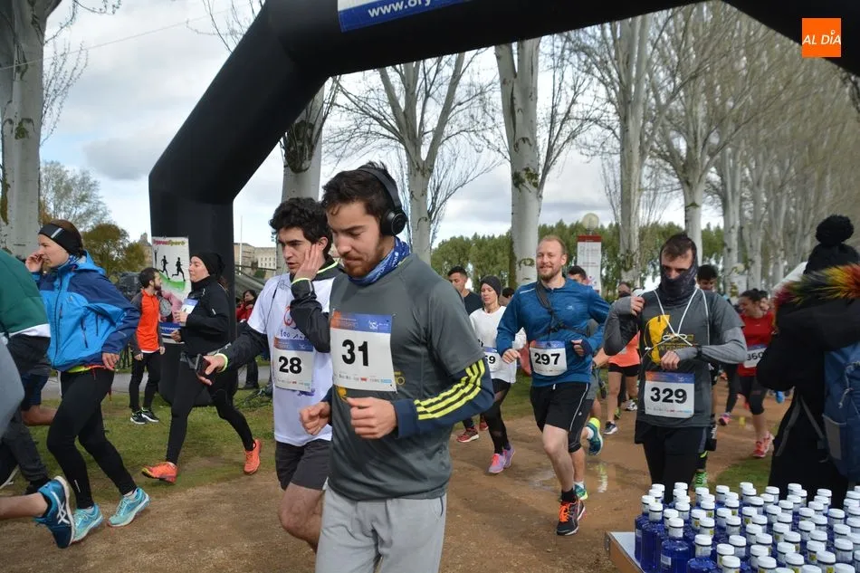 Foto 9 - Daniel Sanz y Ver&oacute;nica S&aacute;nchez se imponen en la carrera del VIII Centenario de la USAL