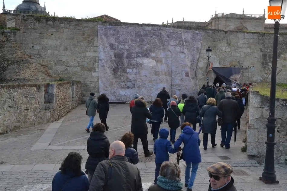 Foto 9 - Las tropas aliadas hacen retumbar la ciudad para conseguir liberarla del ej&eacute;rcito franc&eacute;s  