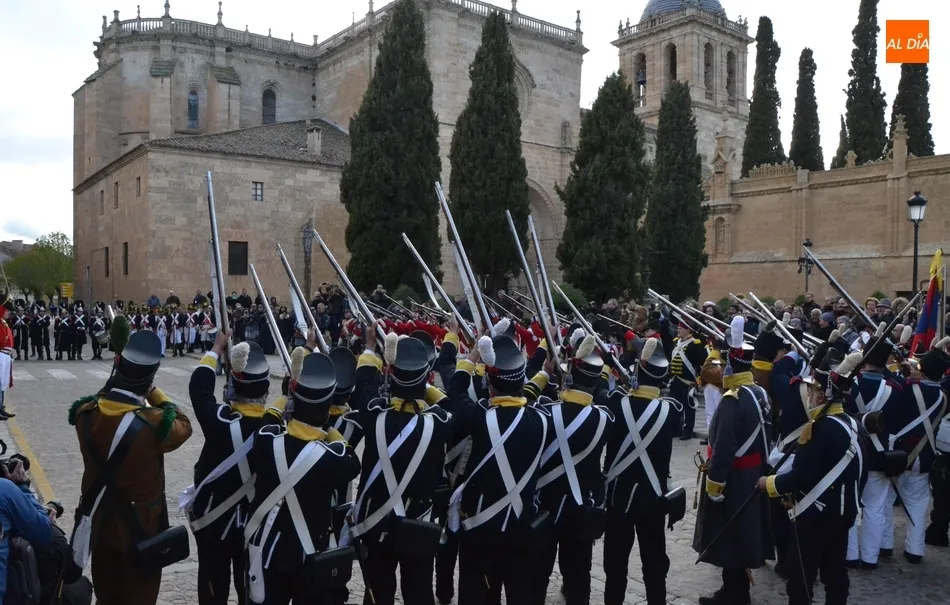 Foto 6 - Las tropas aliadas hacen retumbar la ciudad para conseguir liberarla del ej&eacute;rcito franc&eacute;s  