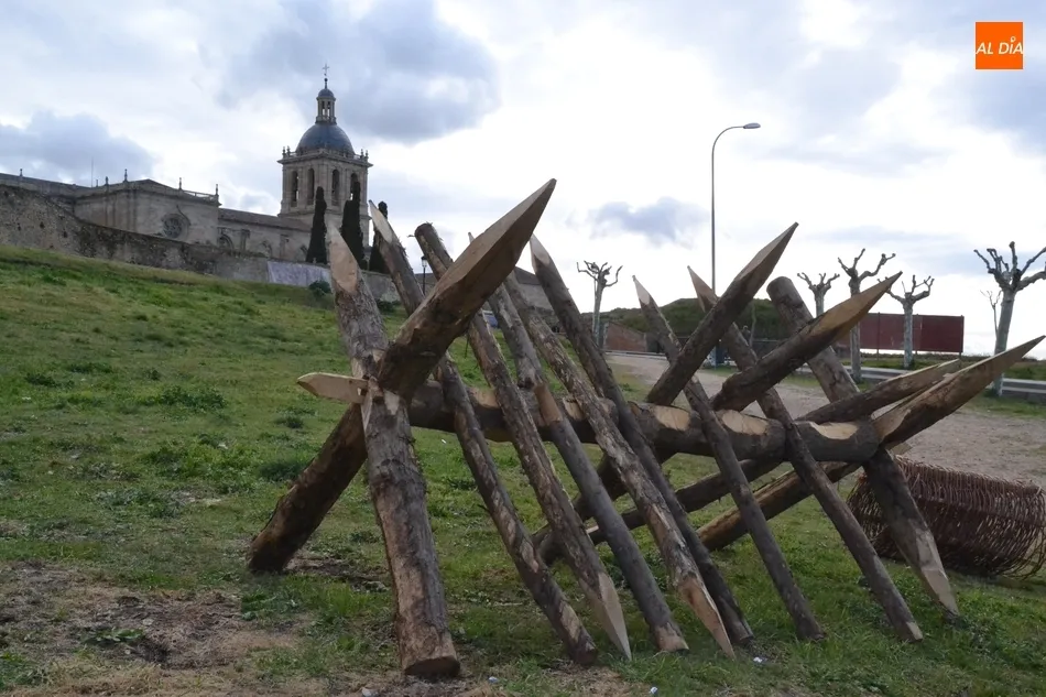 Foto 2 - Las tropas aliadas hacen retumbar la ciudad para conseguir liberarla del ej&eacute;rcito franc&eacute;s  