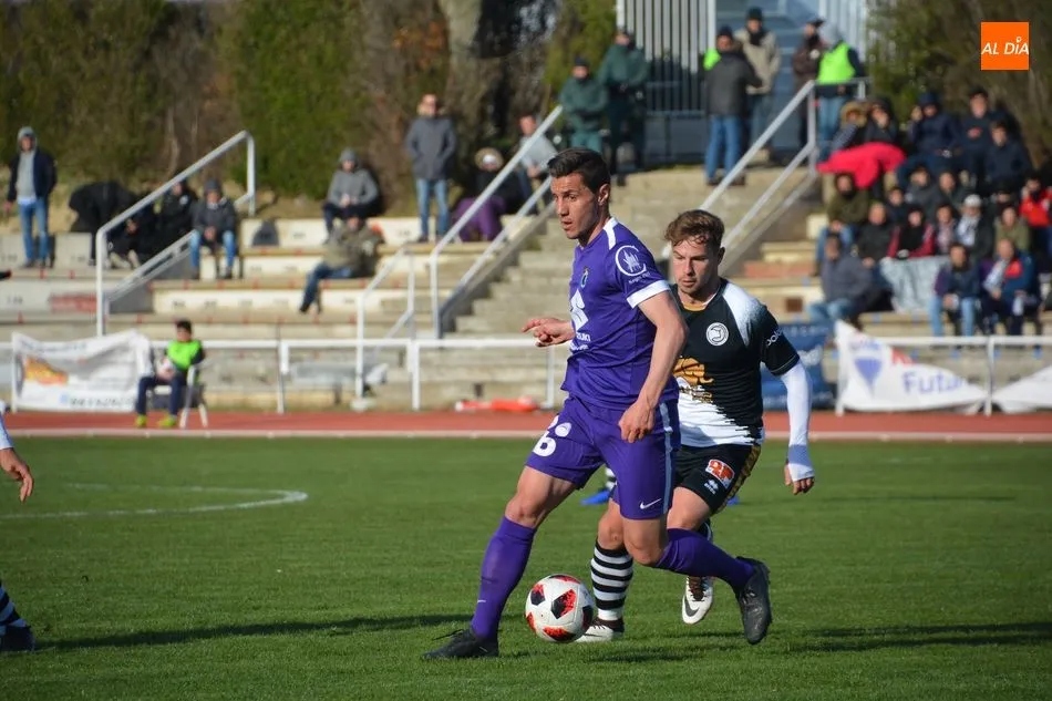 Foto 5 - Un punto y a pensar en el derbi (0-0)