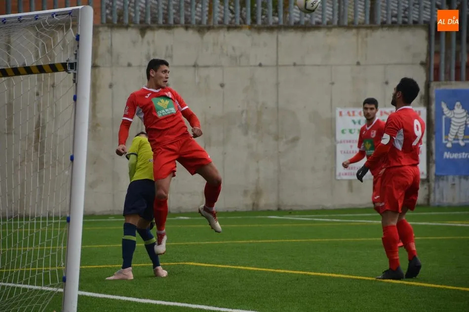 Foto 7 - El ascenso en la Provincial de Aficionados es cosa del Navega