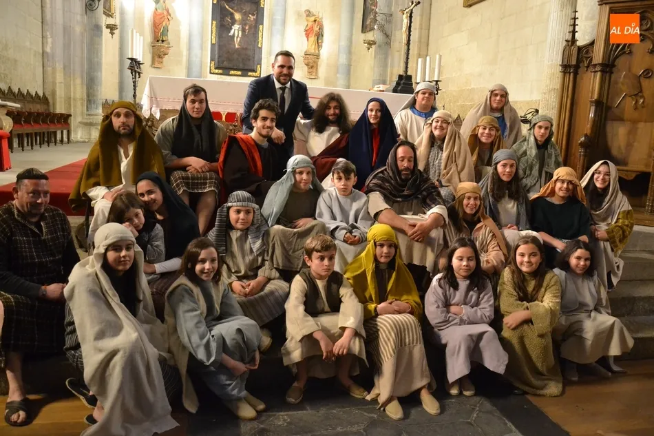 Pablo Moreno aúna palabra, cine y teatro en otro pregón rompedor de Semana Santa  