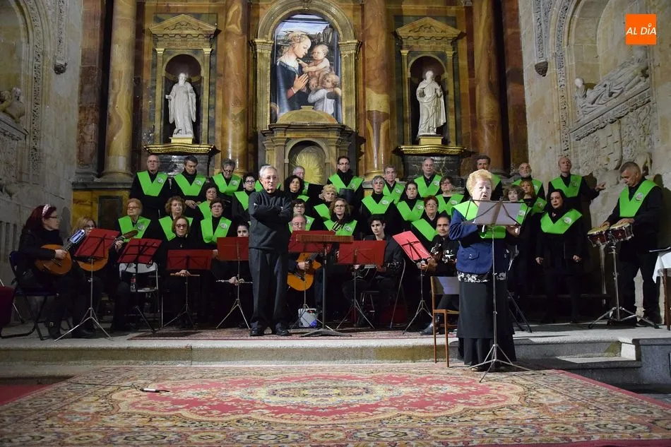 El Coro de San Benito actuando en la iglesia del mismo nombre