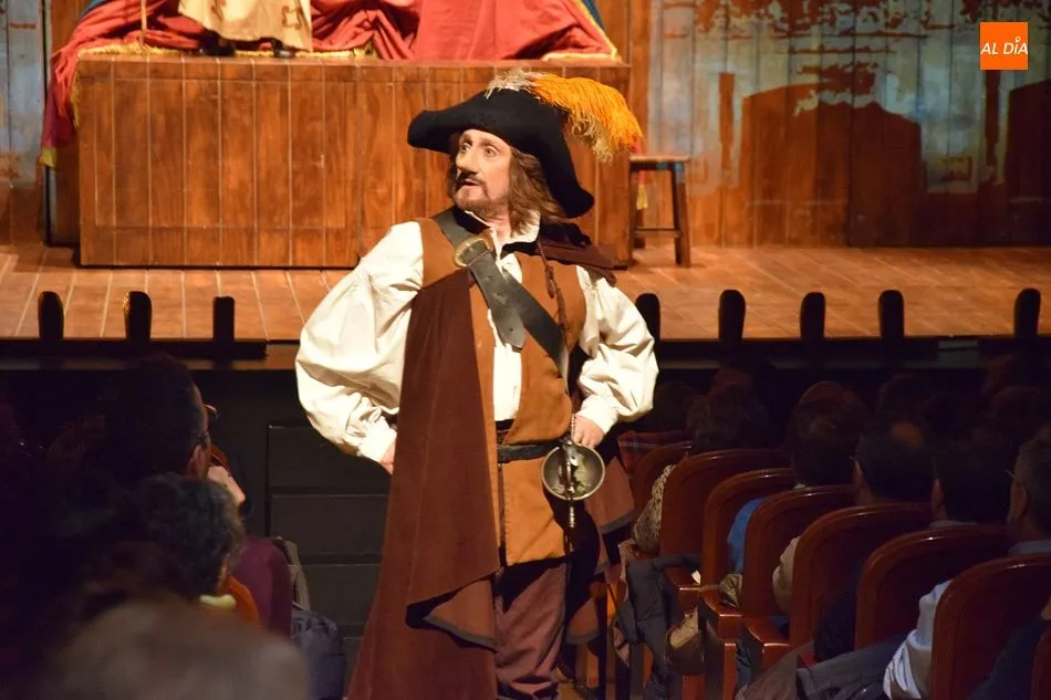 José Luis Gil caracterizado como Cyrano de Bergerac
