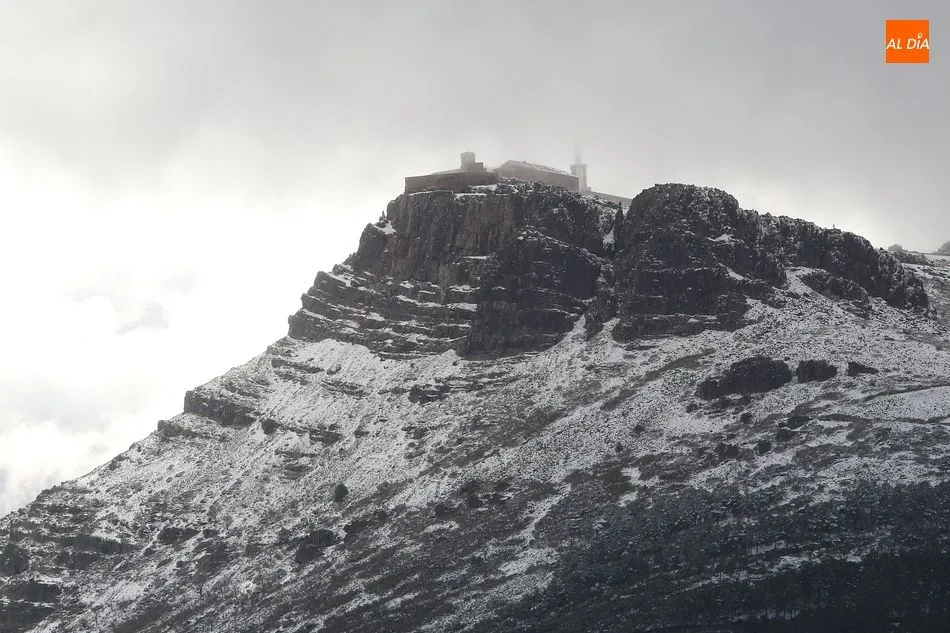 Foto 2 - Una gran nevada cubre de blanco la Sierra de Francia