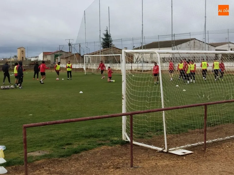 Foto 3 - Dura prueba para el Guijuelo que se enfrenta ma&ntilde;ana al Atl&eacute;tico B en su feudo
