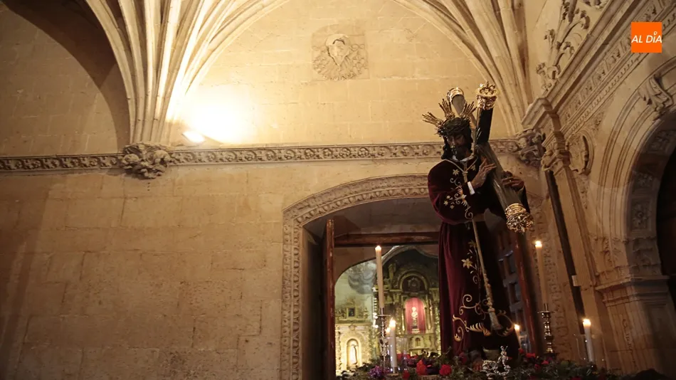 La imagen del Jesús de la Pasión no pudo salir del templo por las inclemencias temporales (Foto: Alejandro López)
