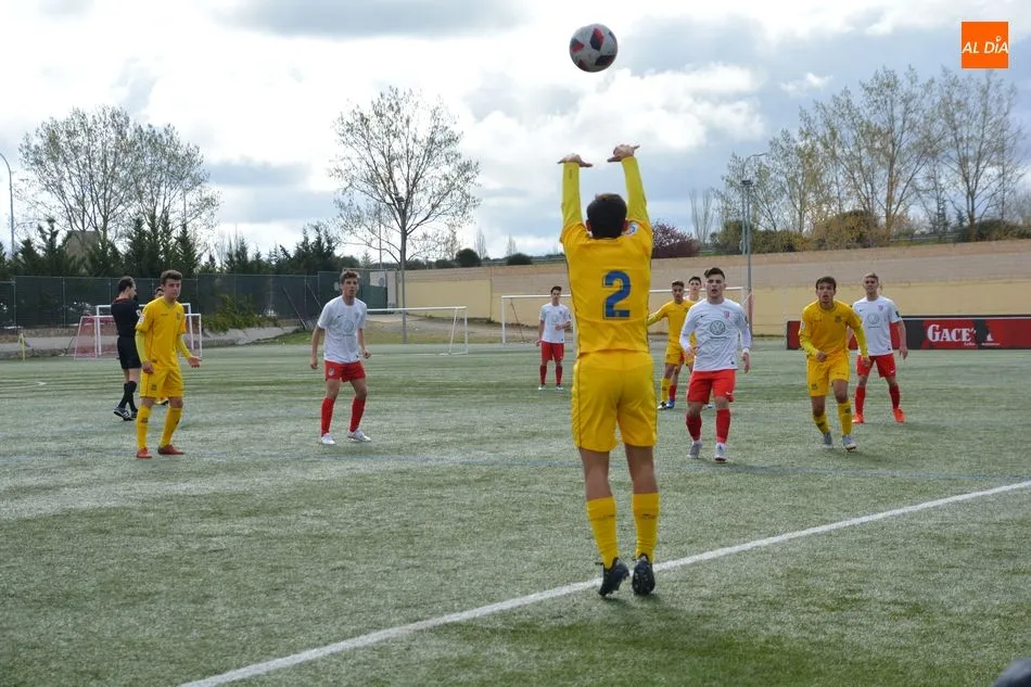 Foto 5 - El Santa Marta no puede cerrar la temporada con victoria al perder ante el Alcorc&oacute;n (0-2)