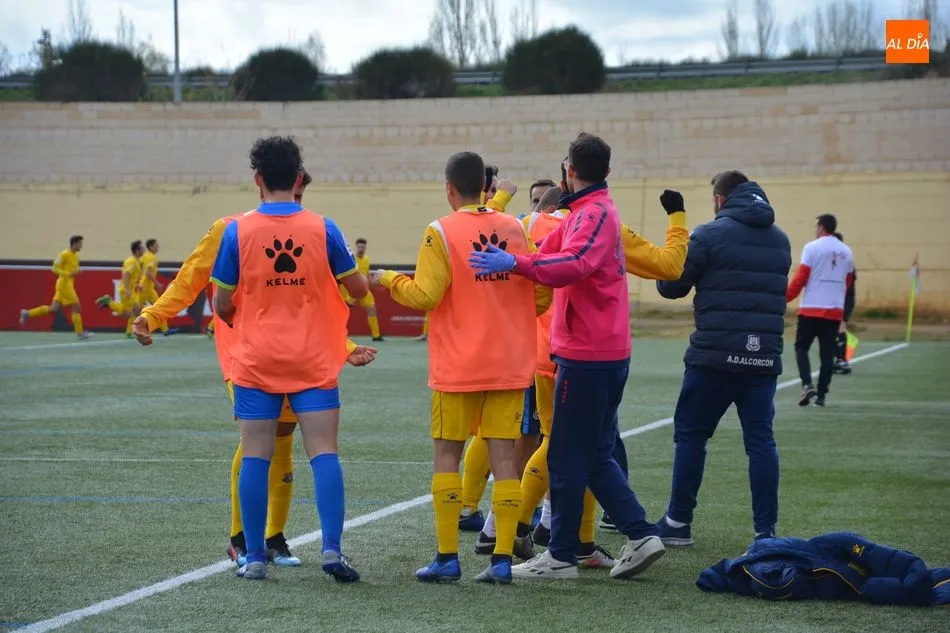 Foto 2 - El Santa Marta no puede cerrar la temporada con victoria al perder ante el Alcorc&oacute;n (0-2)
