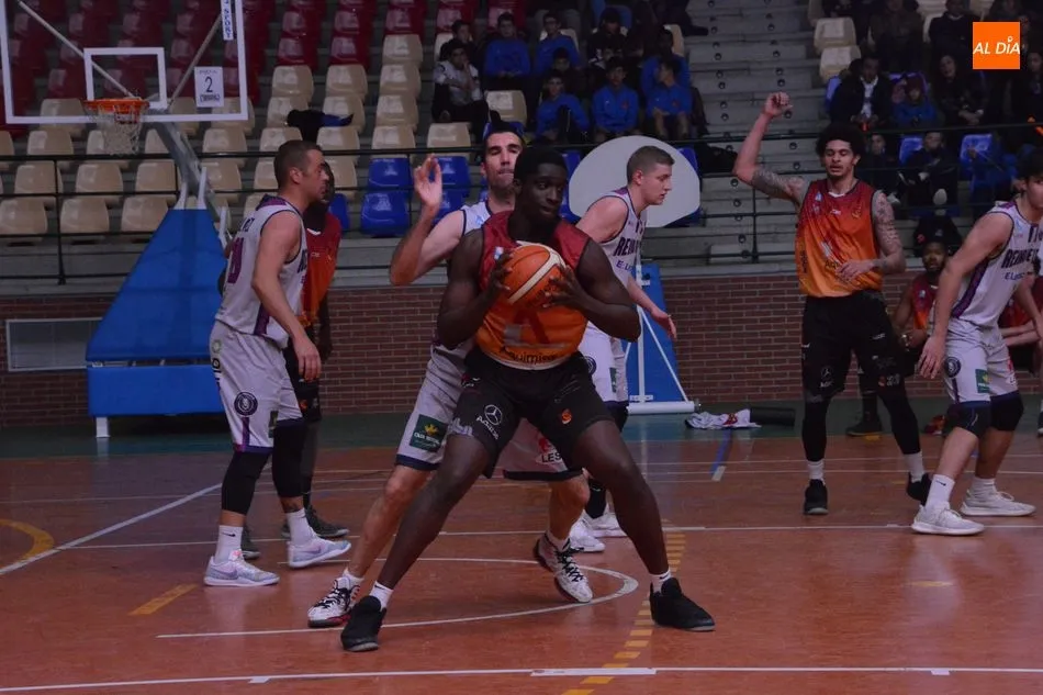 Foto 10 - El Aquimisa Basket suma y sigue tras derrotar de manera contundente al Agustinos Le&oacute;n (78-48)