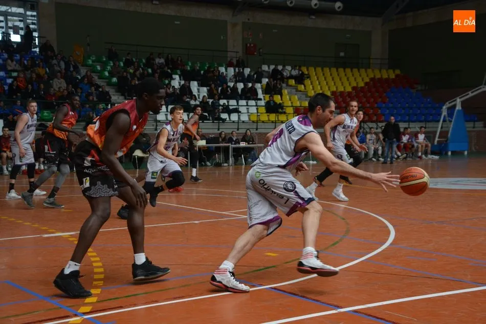 Foto 4 - El Aquimisa Basket suma y sigue tras derrotar de manera contundente al Agustinos Le&oacute;n (78-48)