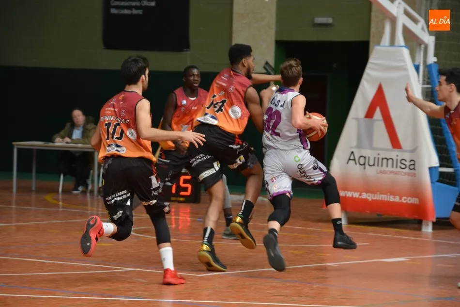 Foto 2 - El Aquimisa Basket suma y sigue tras derrotar de manera contundente al Agustinos Le&oacute;n (78-48)