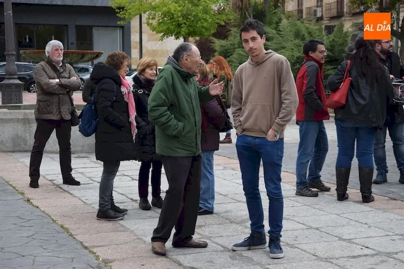 Foto 3 - El PCE y la UJCE se concentran en Salamanca con motivo del 88&ordm; aniversario de la II Rep&uacute;blica