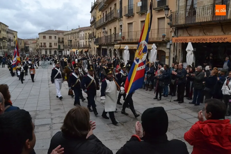 Foto 6 - El ej&eacute;rcito franc&eacute;s acaba por rendirse tras una sangrienta batalla por las calles del recinto...