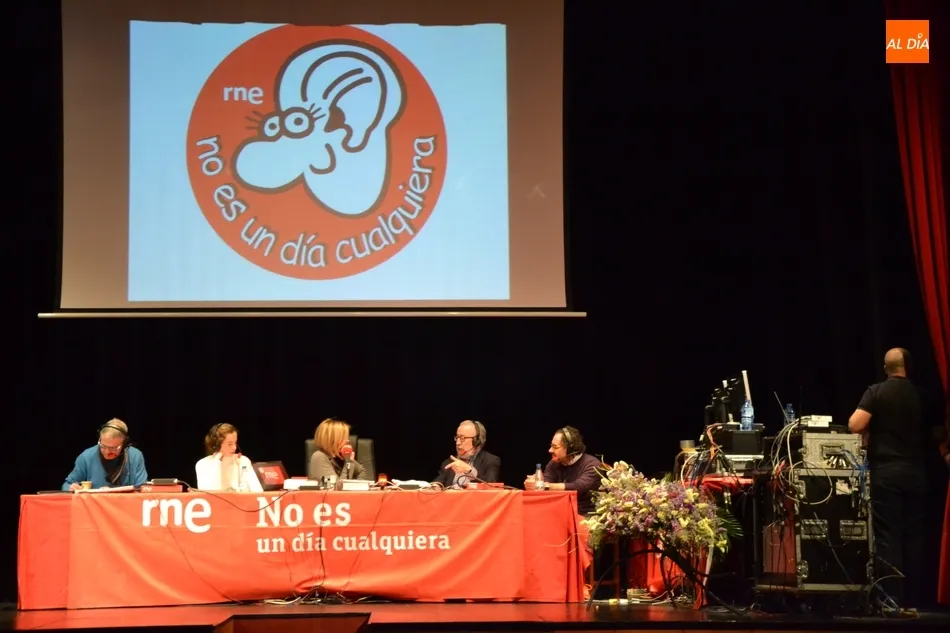 Mención especial para las III Columnas y el Museo del Orinal en la 2ª emisión de ‘No es un...