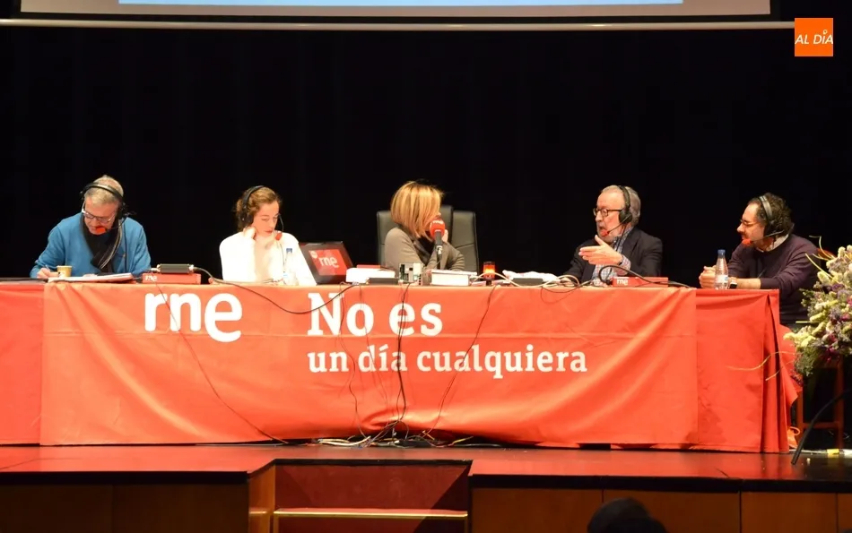 Foto 5 - Menci&oacute;n especial para las III Columnas y el Museo del Orinal en la 2&ordf; emisi&oacute;n de &lsquo;No es un...