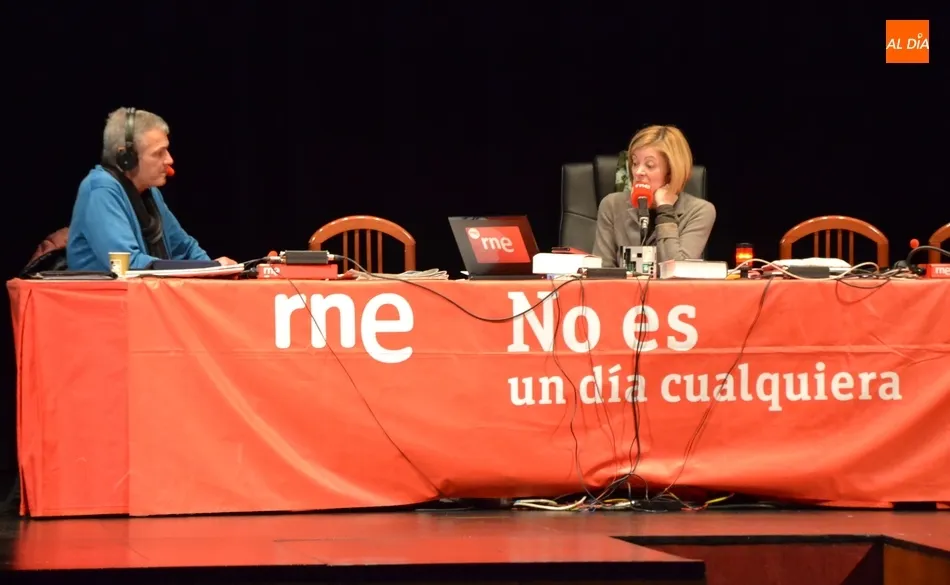 Foto 2 - Menci&oacute;n especial para las III Columnas y el Museo del Orinal en la 2&ordf; emisi&oacute;n de &lsquo;No es un...