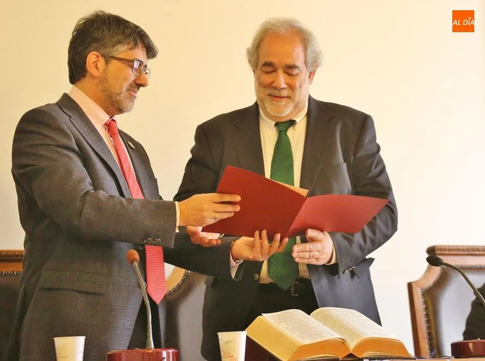 Foto 11 - La poes&iacute;a tuvo protagonismo en el Aula Magna de Filolog&iacute;a