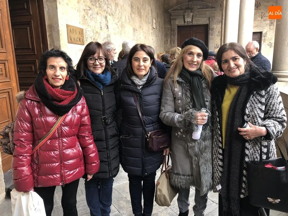 Foto 5 - La poes&iacute;a tuvo protagonismo en el Aula Magna de Filolog&iacute;a