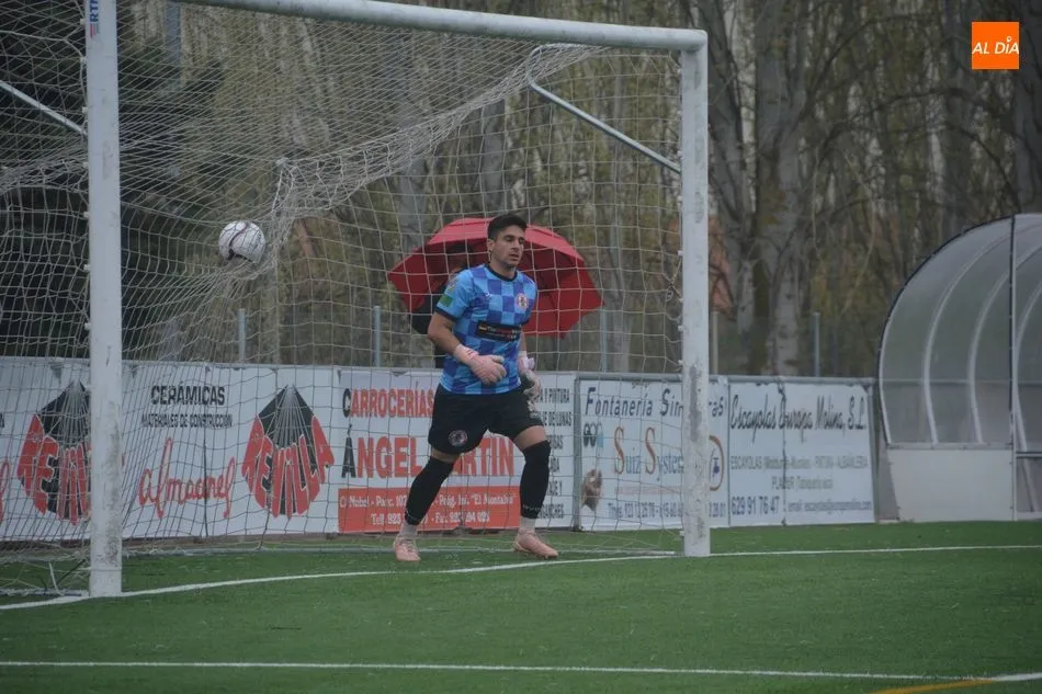 Foto 10 - El Salamanca UDS &lsquo;B&rsquo; da otro paso de gigante hacia la Tercera Divisi&oacute;n (4-1)