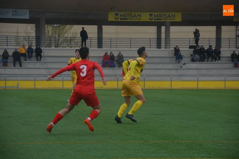 Foto 5 - El Salamanca UDS &lsquo;B&rsquo; da otro paso de gigante hacia la Tercera Divisi&oacute;n (4-1)