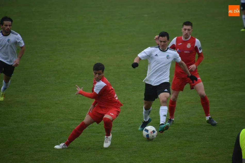 Foto 4 - El Salamanca UDS &lsquo;B&rsquo; da otro paso de gigante hacia la Tercera Divisi&oacute;n (4-1)