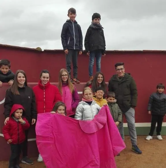 Foto 2 - La Asociaci&oacute;n de Vecinos del Barrio Nuevo celebra su D&iacute;a del Socio con una jornada campera  