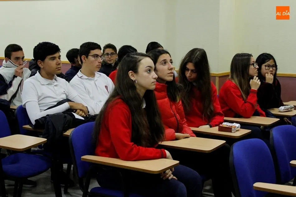 Foto 4 - El Consistorio impulsa charlas en colegios para prevenir la adicci&oacute;n al juego en adolestecentes