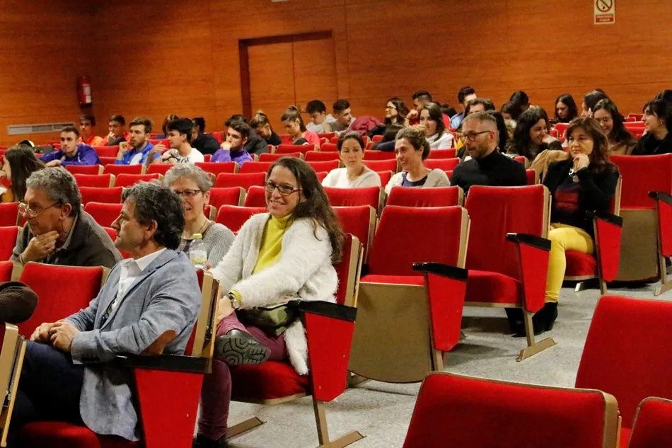 Foto 8 - Ullah Khan lleva a la UPSA su experiencia como activista contra la esclavitud infantil