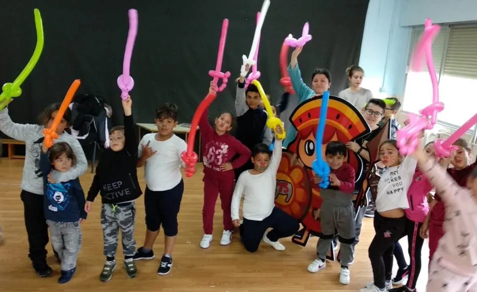 La AFE 75 Aniversario inicia en El Puente su ronda de talleres por los coles  