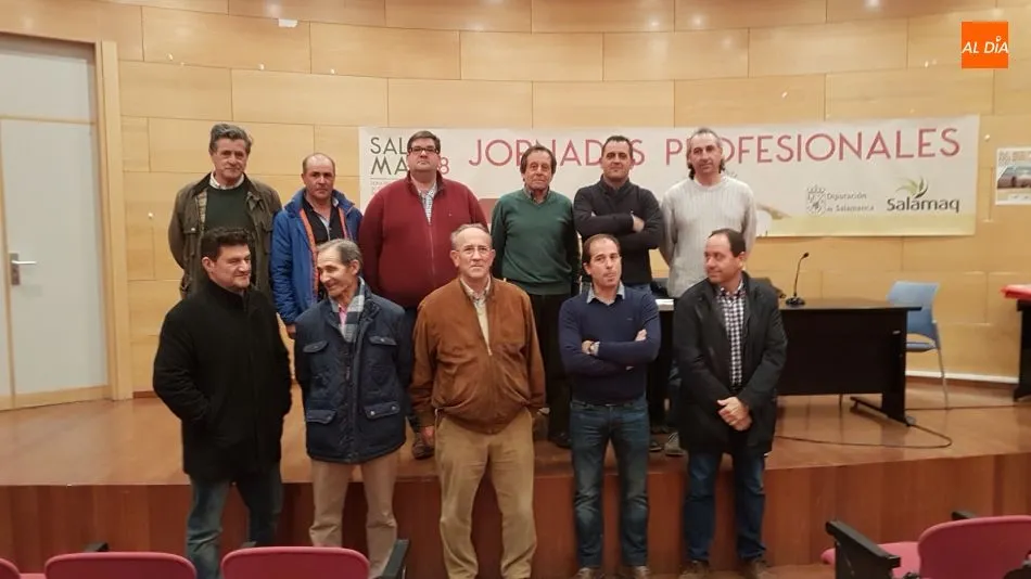 Foto 4 - Frente com&uacute;n del sector ganadero para exigir a la Junta mayor flexibilidad de movimientos