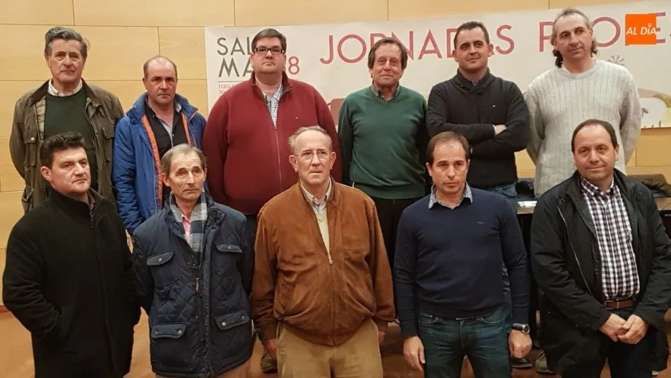 Representantes de asociaciones, organizaciones agrarias y colectivos ganaderos reunidos en Salamanca