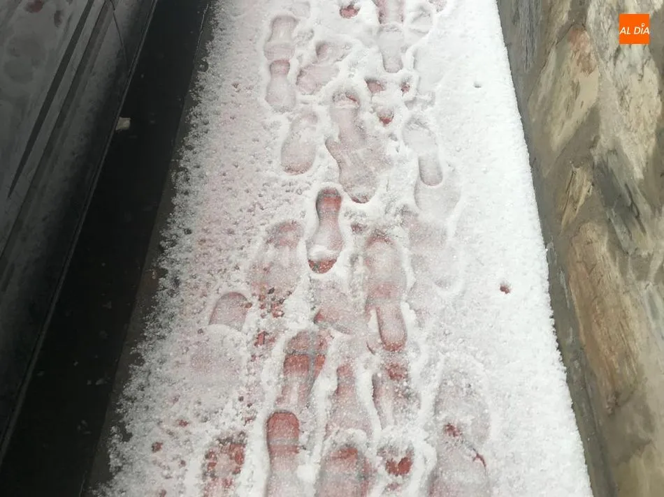 Foto 7 - Un tremenda granizada cubre de blanco las calles de Alba de Tormes