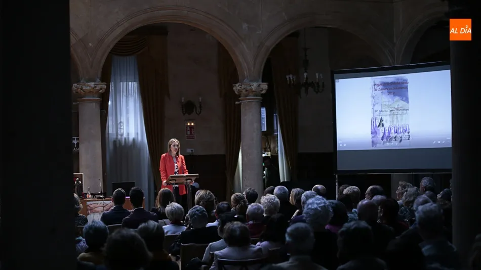 Estrella Torrecilla ha sido la encargada de anunciar la Semana Santa de Zamora en Salamanca. Foto: Alejandro López