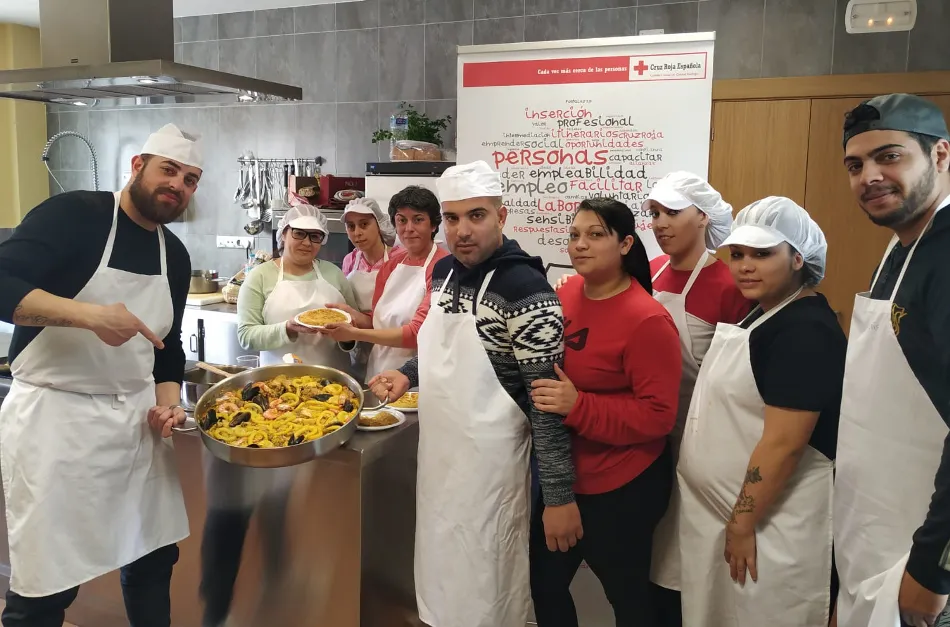 Cruz Roja clausura su curso de Ayudante de Cocina, en el que han participado 12 jóvenes  