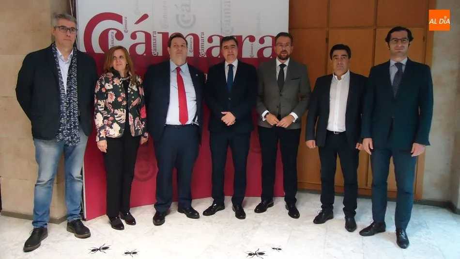 Representantes de la Cámara de Comercio y los candidatos populares al Congreso y al Senado