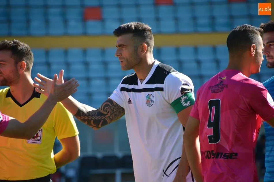 Armando Lozano, antes de un partido
