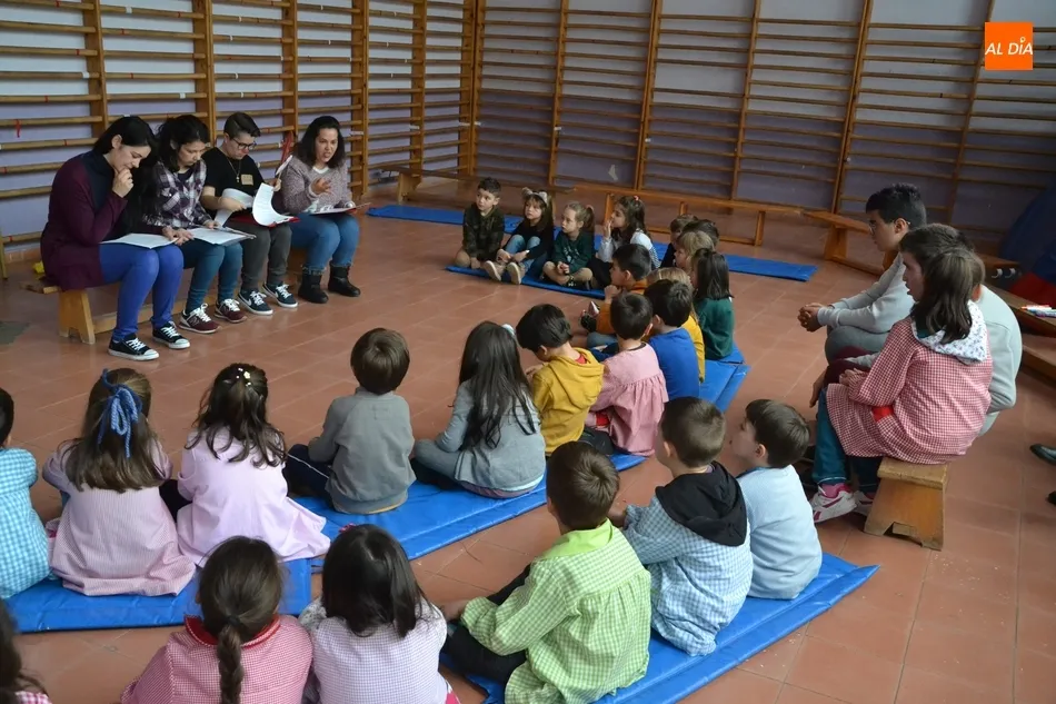 Foto 3 - El Colegio San Francisco recibe a integrantes de Rodericus y de la AFE 75 Aniversario  
